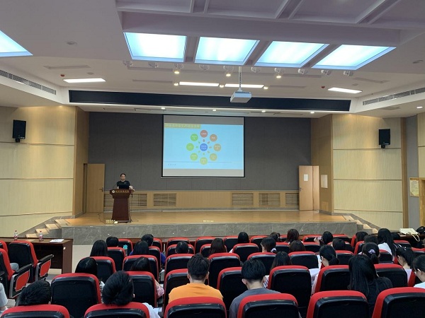 59bc9c65d06c494e92f68f9b42a42c5a.jpg 行业认知报告会3.jpg